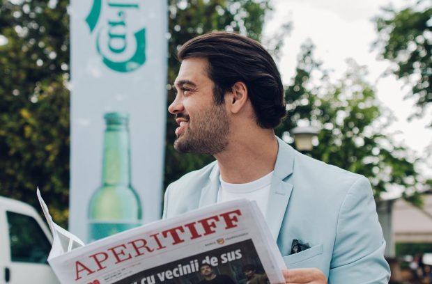 Imagine Stire Motivul pentru care actorul George Piștereanu și-a lăsat părul lung. „Se face o carieră din chestia asta” | 2review.ro