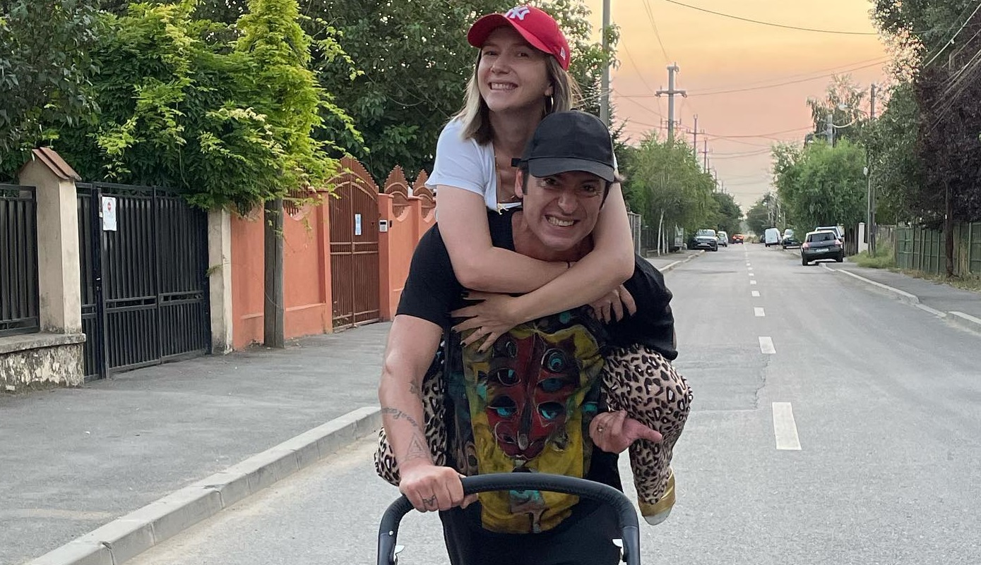 Adela Popescu și-a Lăsat Soțul Cu Băiețelul Cel Mic și A Plecat La Salon, Unde S-a Relaxat Câteva Ore. Reacția Neașteptată A Lui Radu. „A Stat 5 Ore" - Vimarsana News