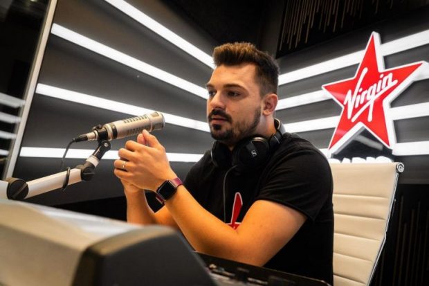 Imagine Stire Cine este Bogdan Ciudoiu de la „Vorbește lumea”, noul coleg al Adelei Popescu. „Am din nou emoțiile de la început” | 2review.ro