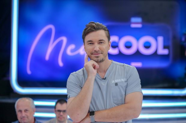 Imagine Stire Cine e Mihail Pautov, prezentatorul emisiunii „MediCOOL” de la Antena 1 | 2review.ro