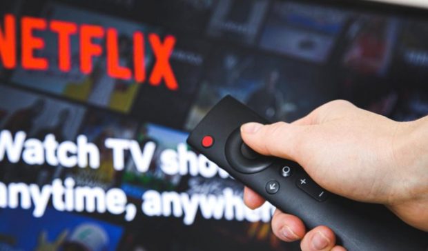 Schimbarea luată în calcul de Netflix după ce a pierdut, pentru prima oară în zece ani, abonați