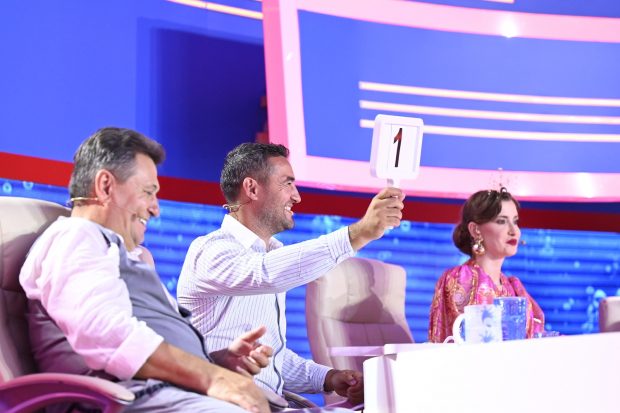 Imagine Stire Bogdan Ioniță va juriza alături de Nea Mărin, Iulia Albu și Jean de la Craiova prestațiile primilor concurenți Splash! Vedete la apă | 2review.ro