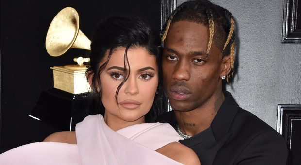 Imagine Stire Kylie Jenner e însărcinată. Așteaptă al doilea copil cu Travis Scott | 2review.ro