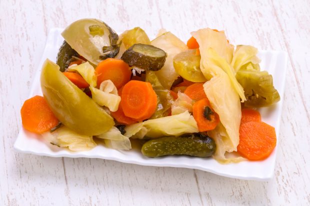 Murături în saramură. Rețeta simplă și foarte aromată