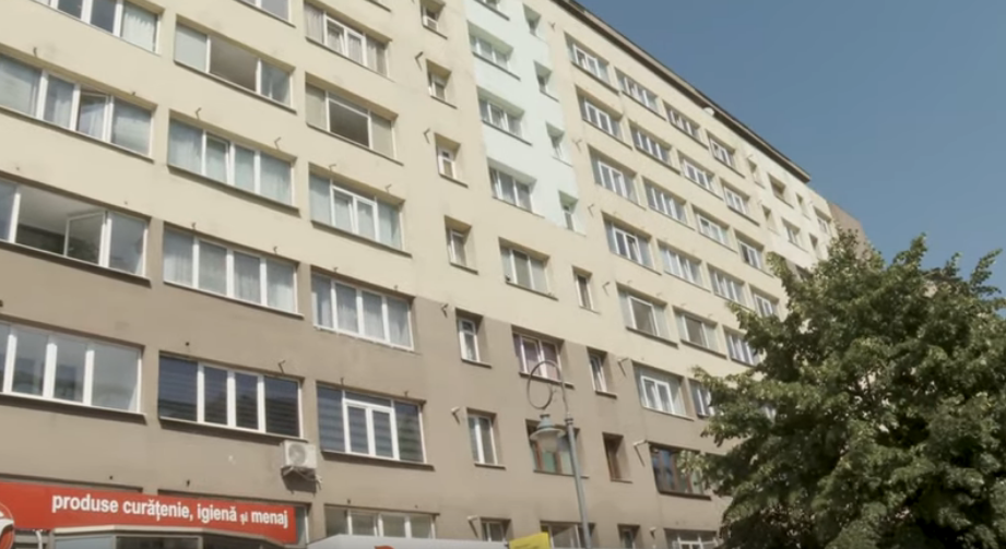 O Fată De 16 Ani A înjunghiat Mortal Un Bărbat Care A Vrut Să O Violeze, într-un Apartament Din Piatra Neamț - Vimarsana News