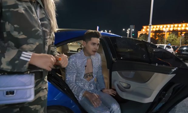 Imagine Stire Selly, apariție neașteptată în centrul Bucureștiului. „Doamne, ce am ajuns să fac pentru vizualizări” | 2review.ro