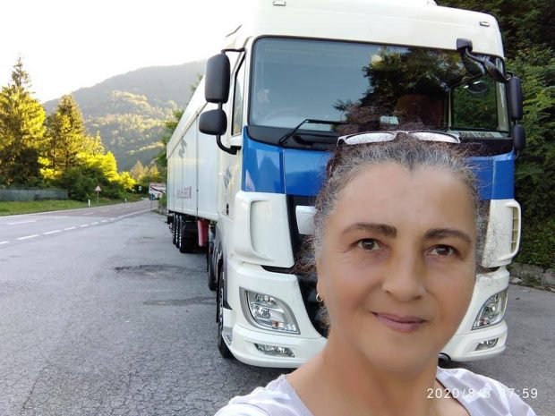 Viața unei șoferițe de TIR mutate de 18 ani în Spania: „Toți românii ar trebui să plece doi ani din țară, ca să învețe să se comporte, să muncească”
