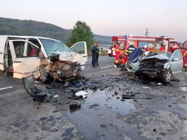 Doi șoferi din Cluj au murit pe loc, după ce s-au izbit frontal. Printre victime și un tânăr de 20 de ani
