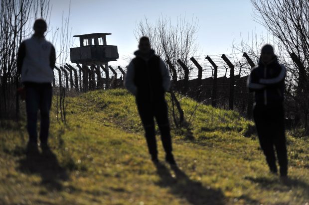 Mari erori judiciare în România. Condamnat la 20 de ani de închisoare pentru o crimă pe care nu a comis-o. Părinții i s-au sinucis în timpul procesului