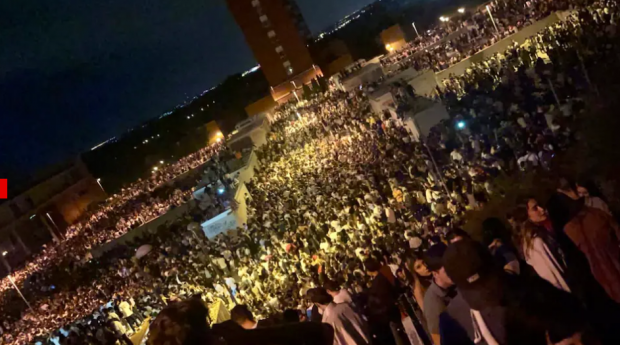 Petrecere cu 25.000 de tineri pe străzile din Madrid. Poliția spune că a fost depășită de situație