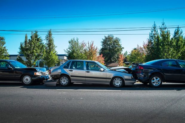 Cum eviți un accident în lanț și ce este regula celor două secunde?