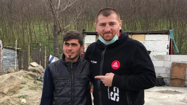 Cătălin Moroșanu, dezamăgit de tăticul călăreț după ce și-a vândut casa. Sergiu l-a sunat pe luptător: „A cheltuit toţi banii şi s-a întors tot în sărăcia aia”
