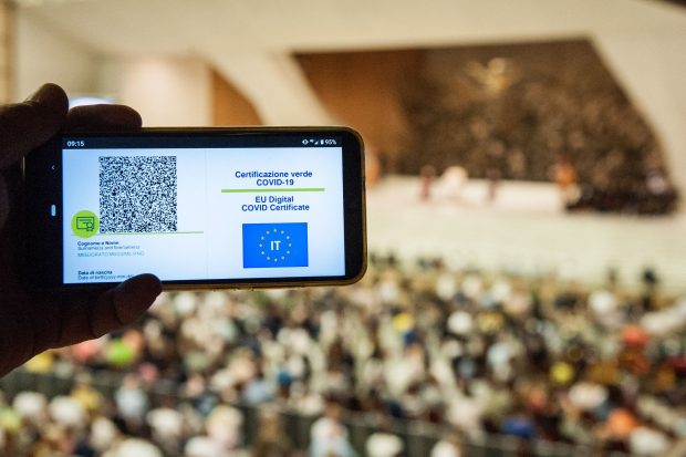 Curtea de Apel Cluj anulează hotărârile Guvernului privind certificatul verde și prelungirea stării de alertă