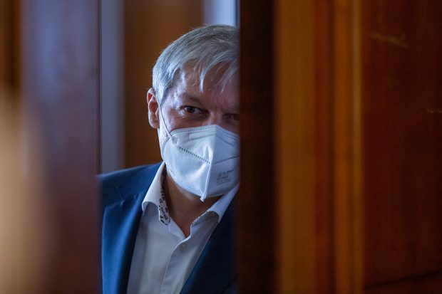 Prima rundă de discuții. Dacian Cioloș se întâlnește azi cu Florin Cîțu și Kelemen Hunor, fără echipe de negocieri