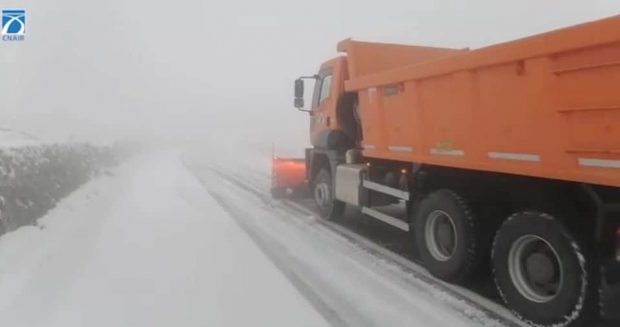 A nins pe Transfăgărășan. Stratul de zăpadă atinge și 10 centimetri pe alocuri