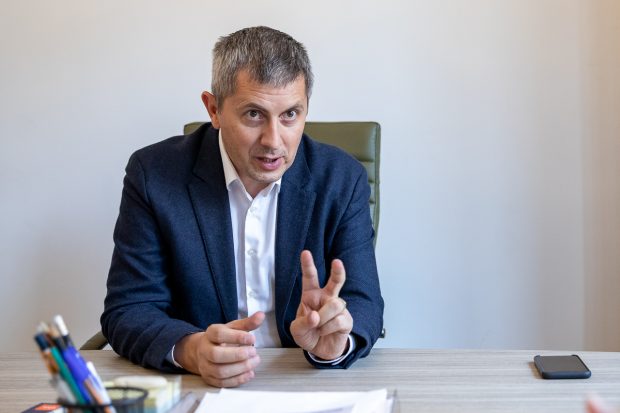 USR va sesiza Curtea Constituțională după modificările „prin care PSD, PNL și UDMR instaurează cenzura în Parlament”