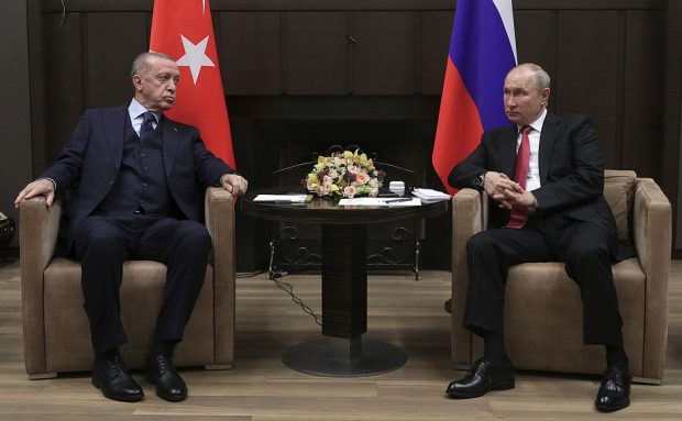 Vladimir Putin, către Erdogan: „Am un nivel ridicat de anticorpi. Data viitoare când trebuie să vă vaccinaţi, faceţi-o cu Sputnik”