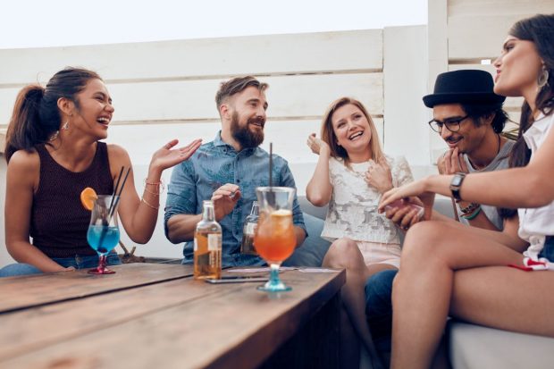 6 modalități prin care poți deveni o persoană mai agreabilă