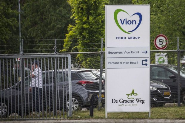 Cazul unui român angajat la cel mai mare exportator de carne din Europa: șomer și fără adăpost după 3 săptămâni