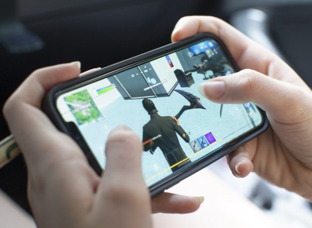 Caz unic în lume: Un adolescent din Spania a devenit dependent de Fortnite. Cât timp a stat în spital