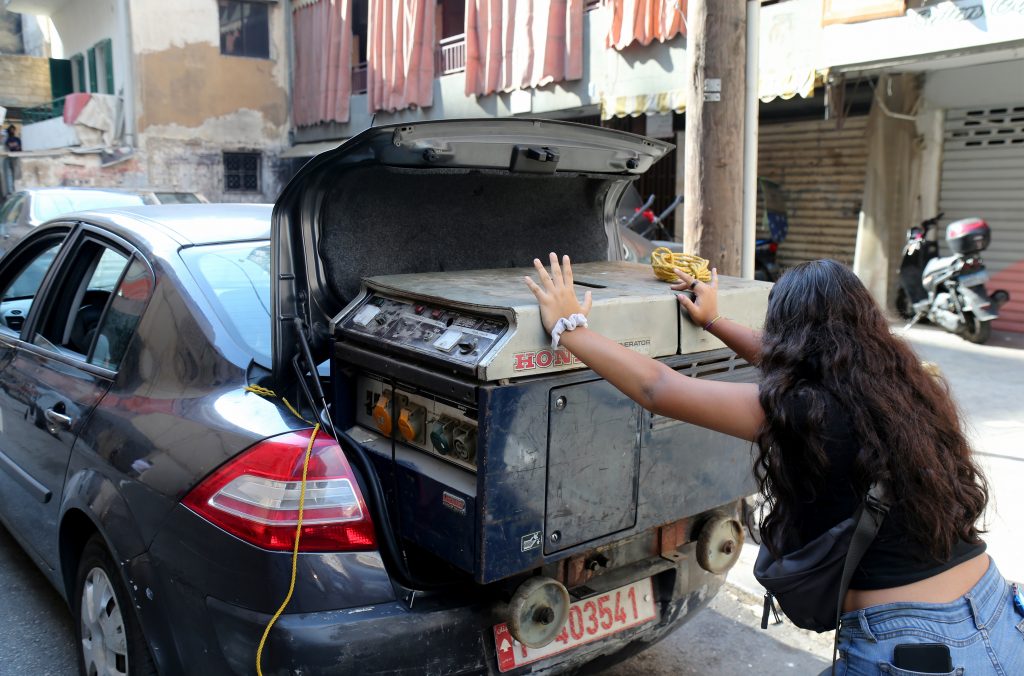 2-3 ore de curent electric pe zi. Așa trăiesc locuitorii din Liban, o țară lovită de criza energetică