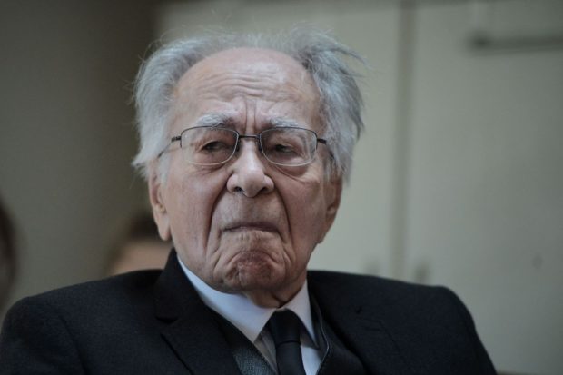 Mihai Șora susține că „un diplomat român” i-a transmis că îi dorește moartea. MAE spune că nu e angajatul lor, ci a fost al Ministerului Economiei