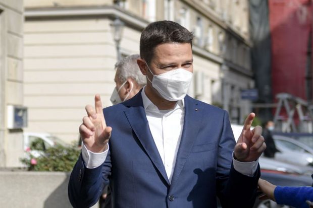 Robert Sighiartău, despre premierul Ciucă: „Nu vorbește mult, ci mai mult face”