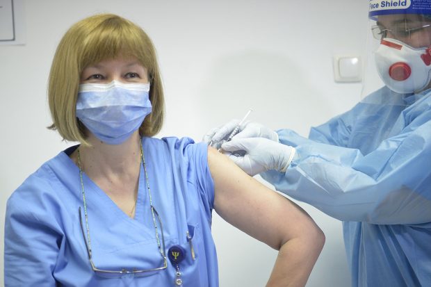 Peste 42.800 persoane imunizate în ultimele 24 de ore. Câte au primit a treia doză de vaccin anti-Covid