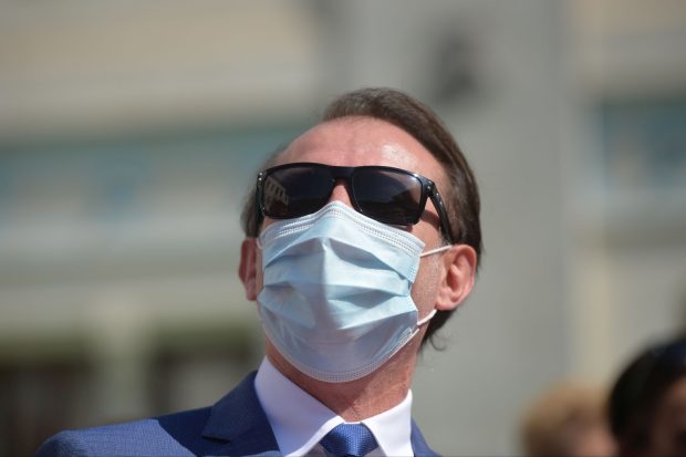 Florin Cîțu pârjolește posturile la stat și otrăvește sinecurile. Pentru ce?
