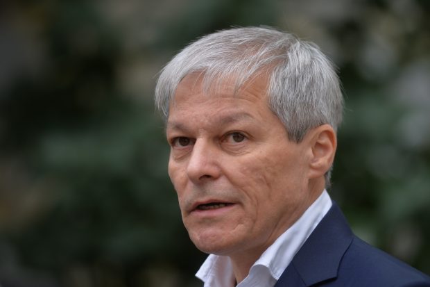 Cum a fost prins Dacian Cioloș cu minciuna: „Am ascuns carnetul de note sub pat, l-a găsit mama cu aspiratorul”