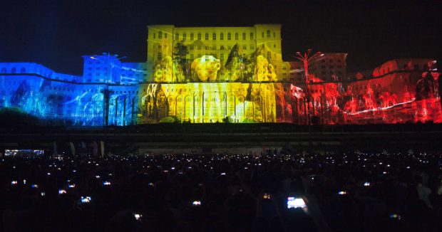 iMapp Bucharest 2021, evenimentul care luminează sâmbătă Palatul Parlamentului. Care e programul