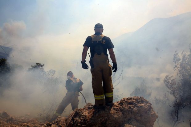 Incendii de pădure în apropiere de capitala Greciei. Peste 100 de pompieri și voluntari se luptă cu flăcările