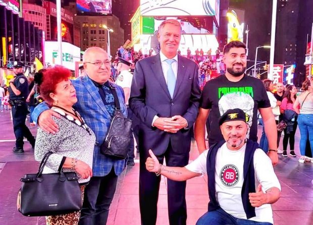 Klaus Iohannis și manelistul Sorinel Puștiu, împreună într-o fotografie făcută în New York
