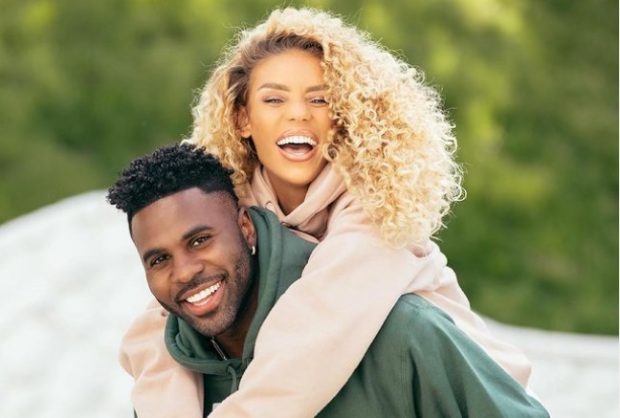 Jason Derulo și fotomodelul Jena Frumes s-au despărțit. În urmă cu patru luni au devenit părinții unui băiețel