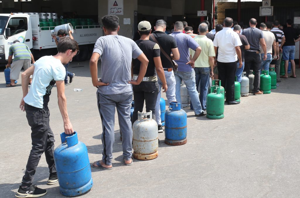 2-3 ore de curent electric pe zi. Așa trăiesc locuitorii din Liban, o țară lovită de criza energetică