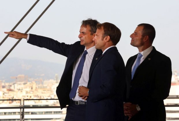 Macron semnează un contract militar major pentru înarmarea Greciei și cere Europei „să nu mai fie naivă”