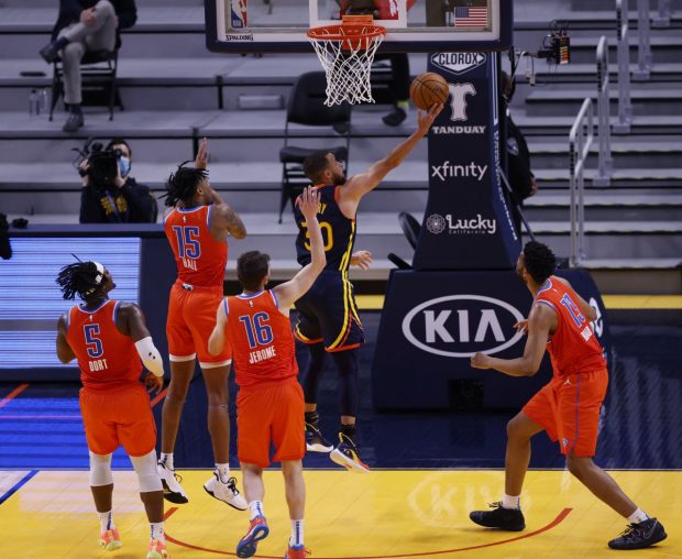 Jucătorii nevaccinați anti-COVID nu vor fi plătiți pentru meciurile NBA în care nu au permisiunea să joace