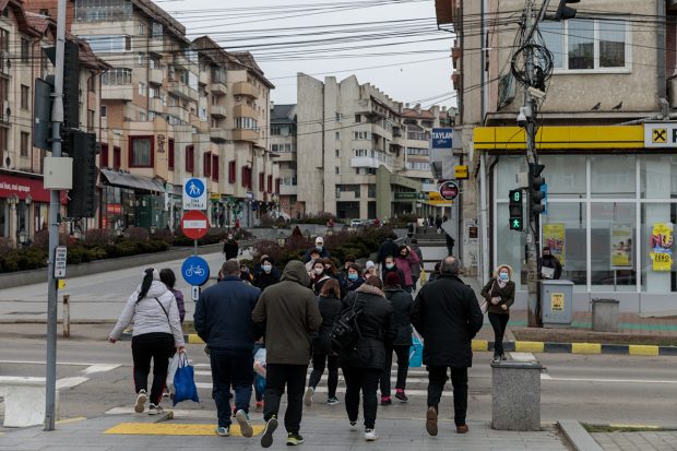 Al doilea județ care intră în scenariul roșu, în valul 4 de COVID. Rata de infectare, în creștere în mai multe județe