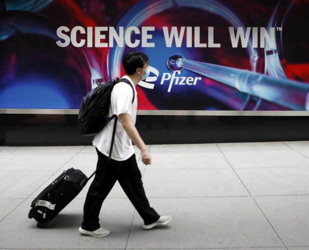 Pfizer a început testarea unui medicament anti-COVID cu administrare orală