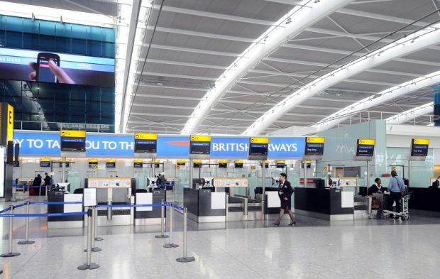 MAE: Cetăţenii români nerezidenţi pot intra în Marea Britanie doar pe baza paşaportului. De când intră în vigoare măsura