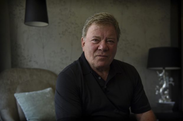 Actorul William Shatner, căpitanul Kirk din Star Trek, va zbura în spațiu alături de miliardarul Jeff Bezos