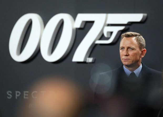 Actorul britanic Daniel Craig și personajul James Bond, comandanți onorifici ai Marinei Regale