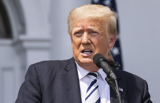 Donald Trump a anunțat lansarea propriei rețele sociale, denumită „Truth Social”