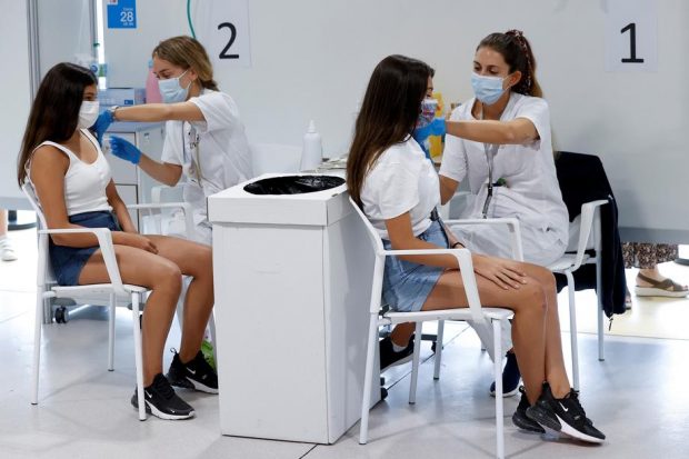 Rata de vaccinare în București a depășit 50%. Clujul, pe locul doi. Care sunt județele codașe