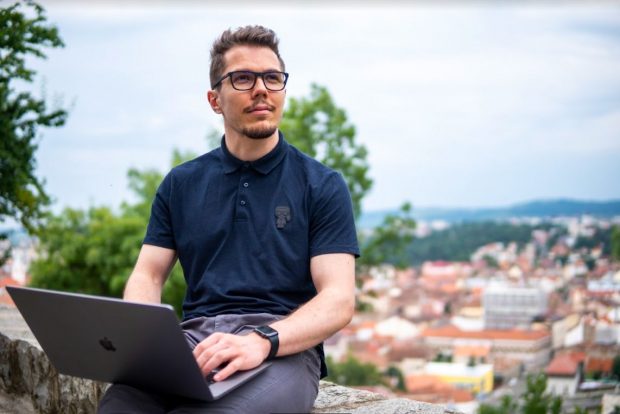 Libertate de mișcare: fondatorul WellCode, păreri despre laptop-urile pentru programatori