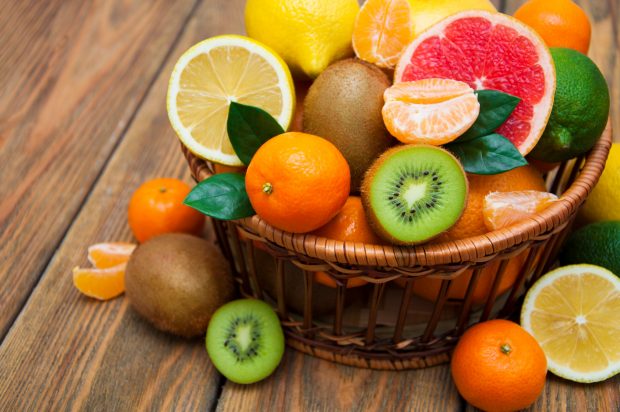Zece fructe minune pe care să le consumi în fiecare zi. Ce efecte uimitoare au pentru sănătate