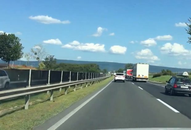Cinci persoane aflate într-un microbuz românesc au murit în accident, în Ungaria