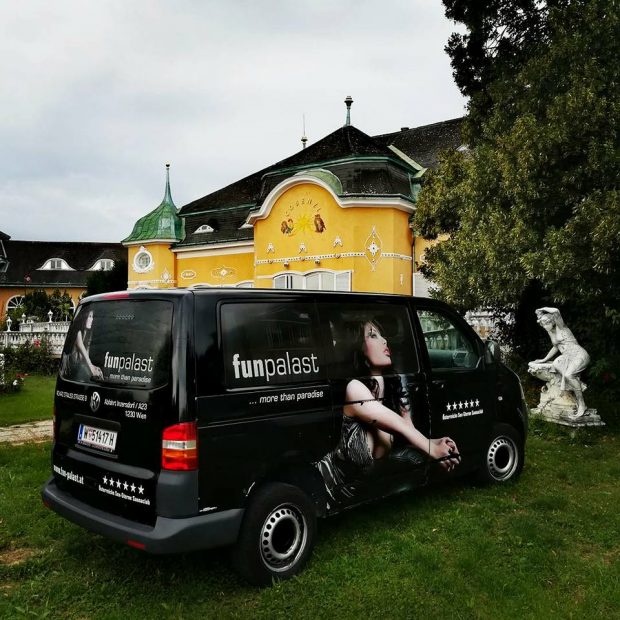 O casă de toleranță din Austria, autorizată să vaccineze anti-Covid. Ce bonus primesc persoanele imunizate