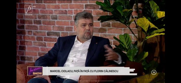 Moment neplăcut pentru Marcel Ciolacu, în noua emisiune a lui Florin Călinescu. Un gândac i-a aterizat pe cămașă – FOTO