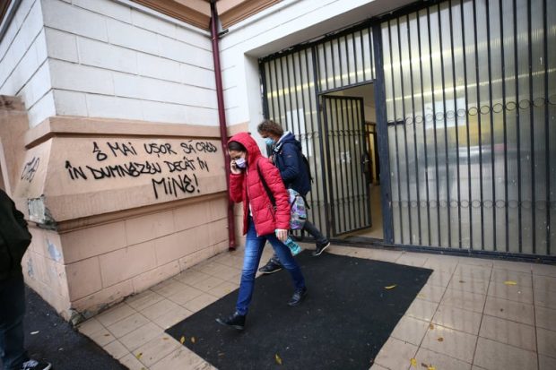 „Prin ce se aseamănă catalogul și carnetul de note?”, întrebare la concursul de directori de școală. 34% au picat